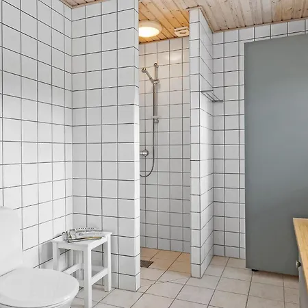 בית נופש 2 Bedroom Awesome In