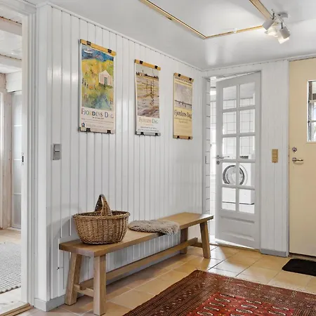 2 Bedroom Awesome In בית נופש *